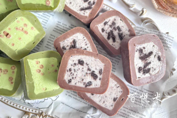 不用烤箱的夏日甜品王，兩種口味的奶酪小方，糯嘰嘰，冰涼香濃